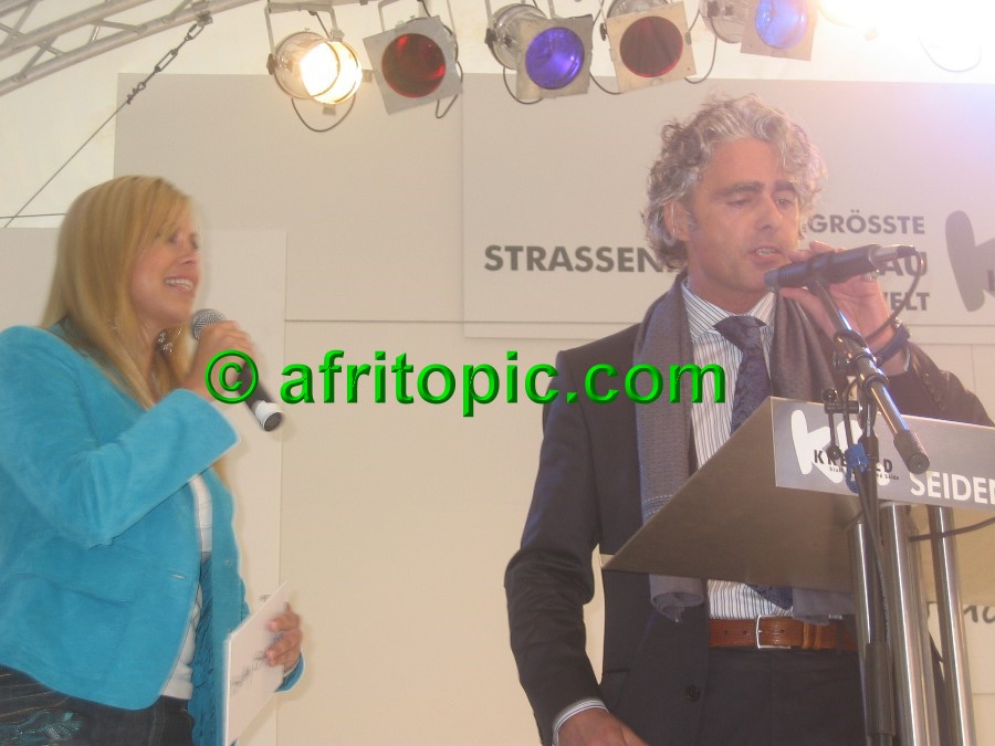 ../Images/Krefeld-Strssenmodenschau-2005 018.jpg